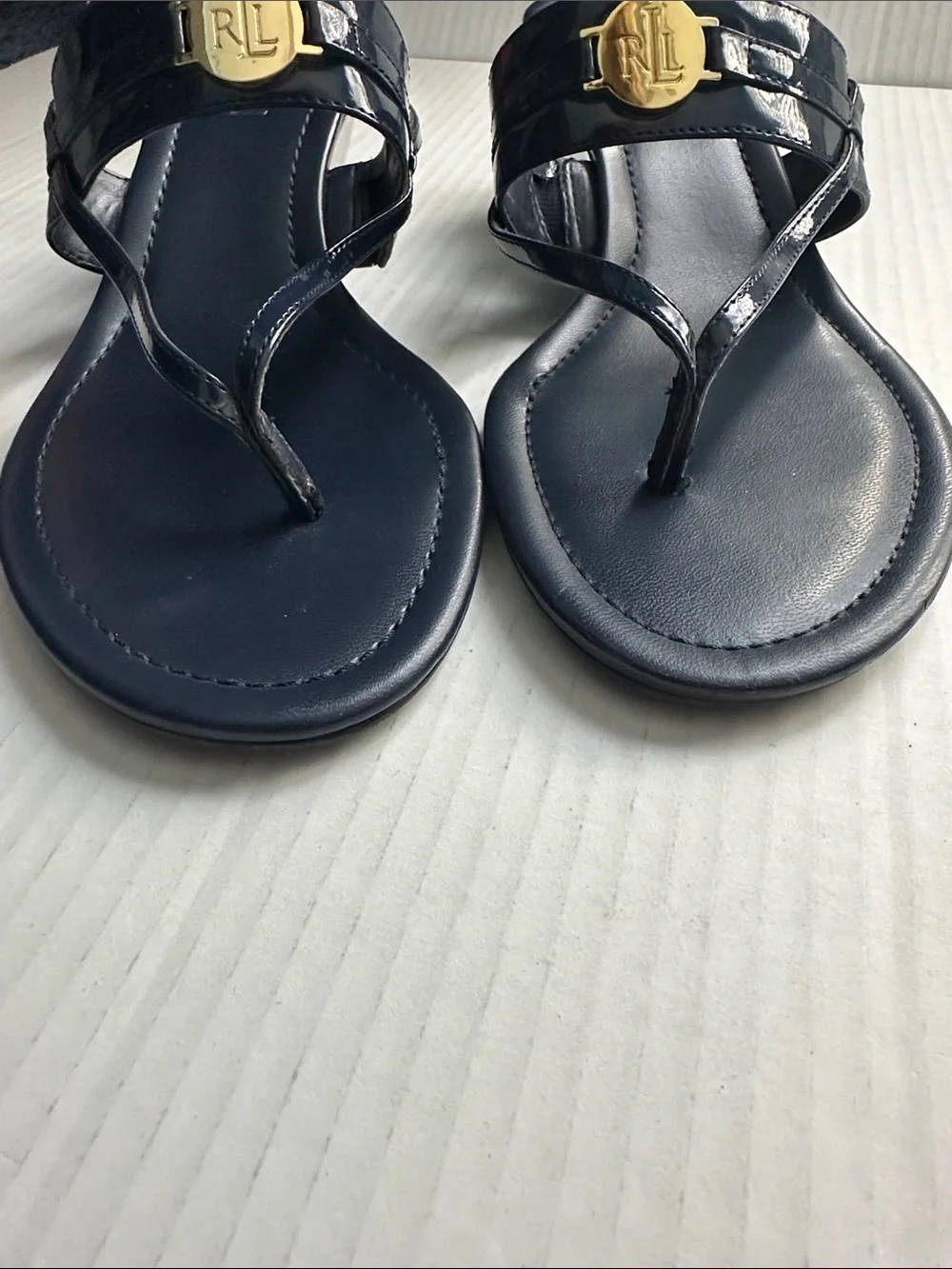 Lauren Ralph Lauren Navy Patent Thong Wedge  Sandals with Gold Accent Sz 9.5 B
